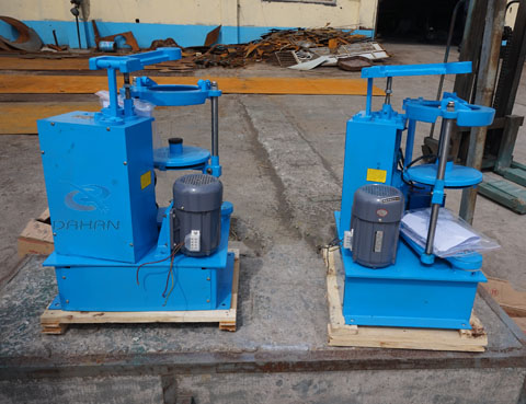 拍擊式標(biāo)準(zhǔn)振篩機